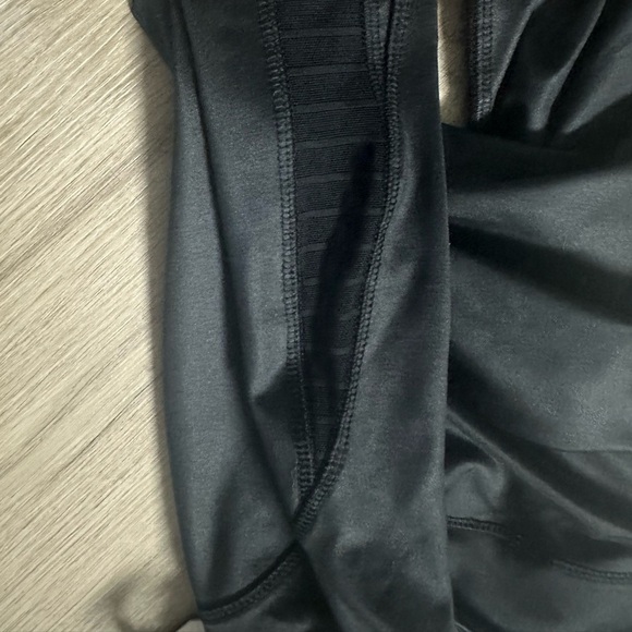 Forever 21 Athletics Leggings Black Mesh Panel Size Small - Picture 2 of 3